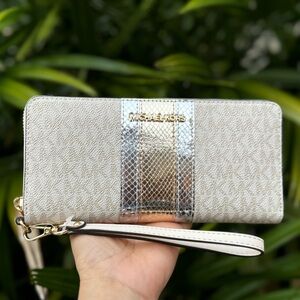 Michael Kors Jet Set Travel LG Continental Wallet MK Center Stripe Pale Gold